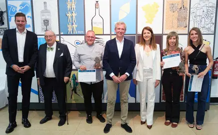 O presidente da Xunta, Alfonso Rueda, asiste á entrega de premios da 16º Edición da Bienal Internacional de Cartelismo Terras Gauda – Concurso Francisco Mantecón 2024. Peirao de Trasatlánticos, 21/6/24.