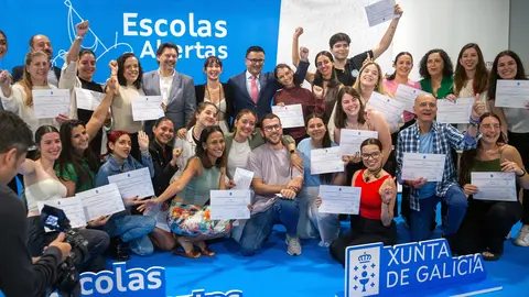 09,00 h.-       O conselleiro de Emprego, Comercio e Emigración, José González, acompañado polo secretario xeral da Emigración, Antonio Rodríguez Miranda, o director de Turismo de Galicia, Xosé Merelles, e a delegada territorial da Xunta na Coruña, Belén do Campo, participará no acto de clausura do programa Escolas Abertas 2024. No Centro Superior de Hostalería de Galicia (carretera Santiago-Noia, Barcia, Km 3 foto xoán crespo