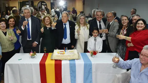 Morgadanes en Montevideo.brindis torta todos