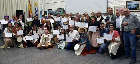 Uru.Patronato-Outra vaca no millo 1