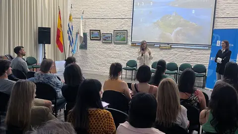 Uru.Charla becas BEME