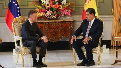 Venezuela-Madruro y embajador