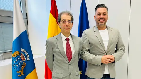 Tellez con consul Colombia