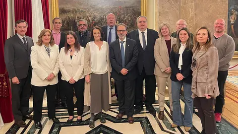 Violeta Alonso con Mesa y Portavoces de la Comisión de Justicia