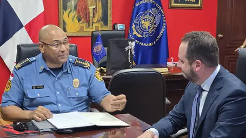 Panama-Consul bomberos 2