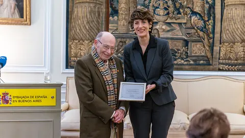 Acto niños guerra 492