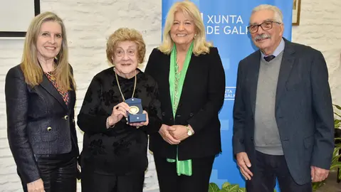 Uru.Patronato-elvira chela consul jose