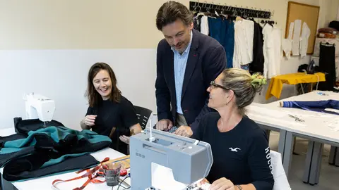 10,00 h.-           O secretario xeral da Emigración, Antonio Rodríguez Miranda, visitará aos participantes do programa Escolas Abertas. No Centro Superior de Hostelería de Galicia (Estrada Santiago-Noia, Barcia, Km 3 A). Foto Xoán Crespo