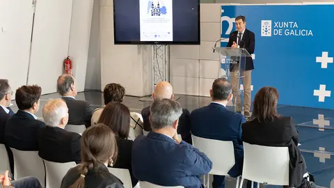 10,30 h.-         O conselleiro de Educación, Ciencia, Universidades e FP, Román Rodríguez, acompañado polo secretario xeral de Universidades, José Alberto Díez, participará na presentación dos primeiros títulos compartidos entre universidades galegas e arxentinas. Na sala Eisenman Foto Xoán Crespo 10,30 h.-         O conselleiro de Educación, Ciencia, Universidades e FP, Román Rodríguez, acompañado polo secretario xeral de Universidades, José Alberto Díez, participará na presentación dos primeiros títulos compartidos entre universidades galegas e arxentinas. Na sala Eisenman Foto Xoán Crespo 10,30 h.-         O conselleiro de Educación, Ciencia, Universidades e FP, Román Rodríguez, acompañado polo secretario xeral de Universidades, José Alberto Díez, participará na presentación dos primeiros títulos compartidos entre universidades galegas e arxentinas. Na sala Eisenman Foto Xoán Crespo