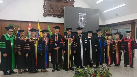 EMBAJADOR DE ESPAÑA ÁLVARO ALBACETE PEREA RECIBE HONORIS CAUSA DE UNIVERSIDAD YACAMBÚ 2