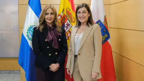 10:30 horas. Despacho de la presidenta. La presidenta de Cantabria, Mar&iacute;a Jos&eacute; S&aacute;enz de Buruaga, recibe a la embajadora de El Salvador. 4 de febrero de 2026 &copy; Ra&uacute;l Lucio