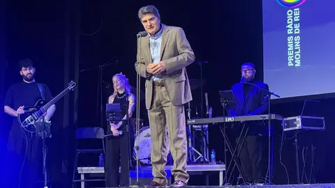 Carlos López Agradeciendo el premio