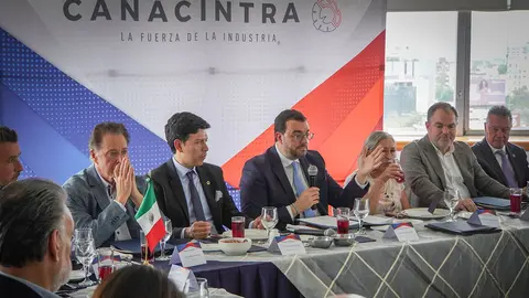 Presidente reunion CANACINTRA 3