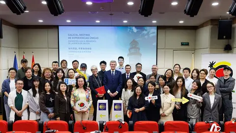 O titular do Goberno auton&oacute;mico, Alfonso Rueda, mant&eacute;n un encontro con representantes de operadores tur&iacute;sticos chinos. Beijing AutoShow (Beijing),  24/04/26.