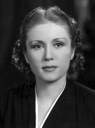 Mecha Ortiz en Mujeres que trabajan 1938