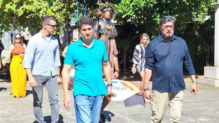 Día de Galicia en Caballeros de Santiago.Fabricio Perez (Presidente do Uniao do Rio Tea) Francisco Garrido (Presidente da Associação C. H. G. Caballeros de Santiago)