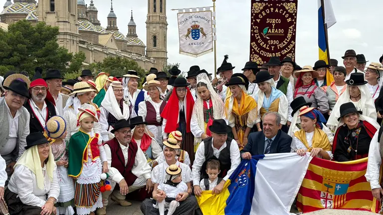 Casa Canaria de Aragón. Perestelo con todos