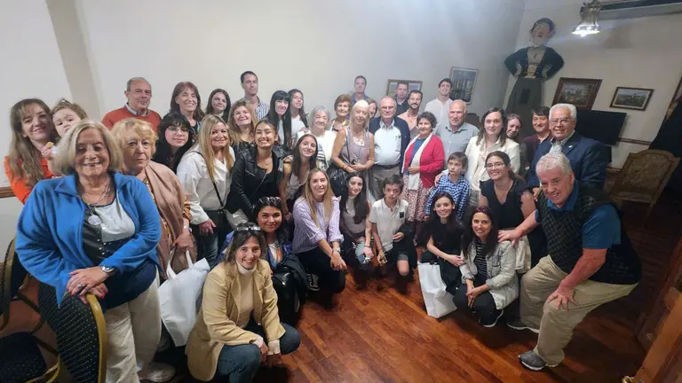 Fernando Guerra con jovenes