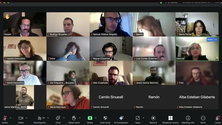 Asamblea IU Exterior 1