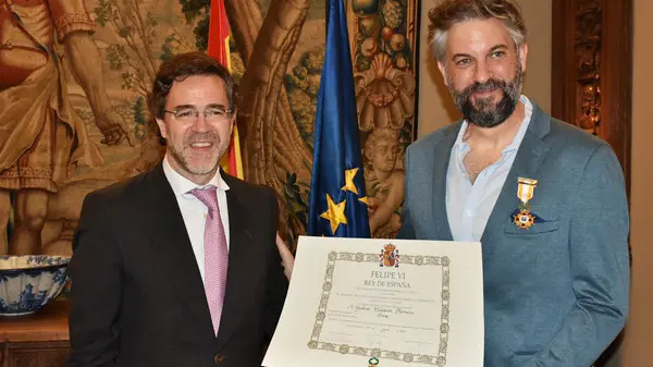 URU.Gabriel Calderon-diploma-emb-gabriel