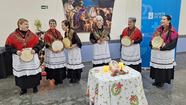 Santos.Celebracion Navidad de Rosalia 1