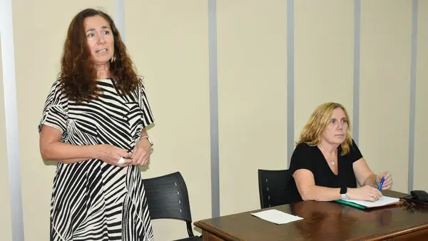 Uru.Oficina Laboral-Isa y Bea