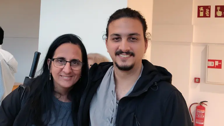 Andy González, con su madre