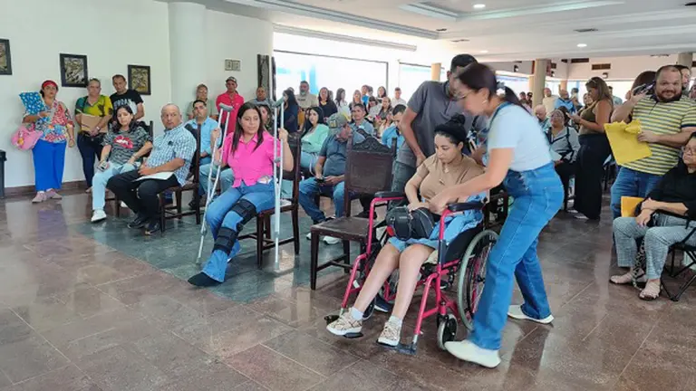 500 PERSONAS-CONSULADO LECHERIA 1