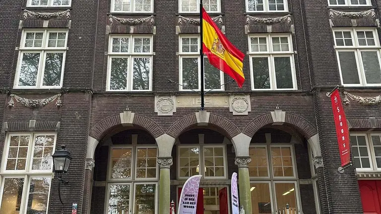 Cervantes Utrecht-Fachada 1