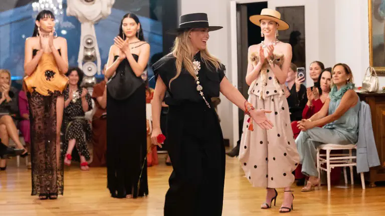 Mexico-Desfile Juana Martin 1