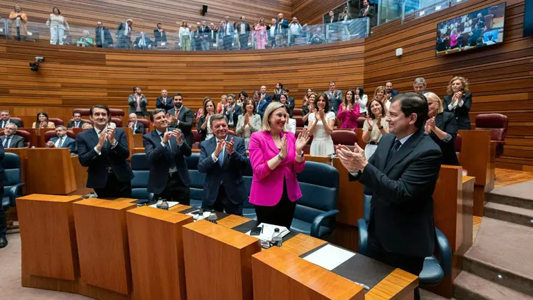 Mañueco, investido 2