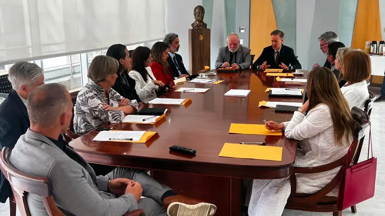 VENEZUELA-REUNION RED CONSULAR 1