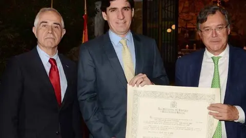 CAC MEDALLA HONOR EMIGRACI&Dagger;N 2015 PORT