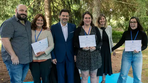   O secretario xeral da Emigración, Antonio Rodríguez Miranda, asiste a entrega dos diplomas dos participantes no programa Escolas Abertas.