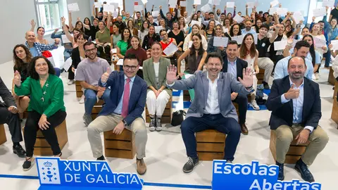 09,00 h.-       O conselleiro de Emprego, Comercio e Emigración, José González, acompañado polo secretario xeral da Emigración, Antonio Rodríguez Miranda, o director de Turismo de Galicia, Xosé Merelles, e a delegada territorial da Xunta na Coruña, Belén do Campo, participará no acto de clausura do programa Escolas Abertas 2024. No Centro Superior de Hostalería de Galicia (carretera Santiago-Noia, Barcia, Km 3 foto xoán crespo