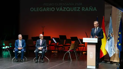 OURENSE   12,00 h.-            O presidente da Xunta, Alfonso Rueda, acompañado do conselleiro de Emprego, Comercio e Emigración, José González, asistirá ao acto de entrega do premio Ourensanía 2024 a Olegario Vázquez Raña. No Teatro Principal (rúa da Paz, 9)