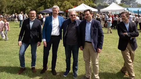 O presidente da Xunta, Alfonso Rueda, acompañado polo conselleiro de Emprego, Comercio e Emigración, José González, reúnese con entidades galegas no Uruguai. Sede deportiva do Centro Galego en Carrasco (Montevideo), 09/03/25.