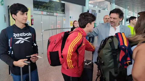 Enmanuel Sánchez, a la izquierda_175904
