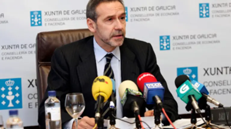 El conselleiro Fern&aacute;ndez Antonio explic&oacute; en rueda de prensa el convenio firmado con Europa.