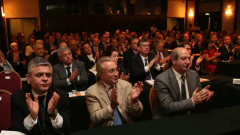 Muchos de los empresarios que participaron en el congreso de empresarios de Montevideo estar&aacute;n en Santiago.