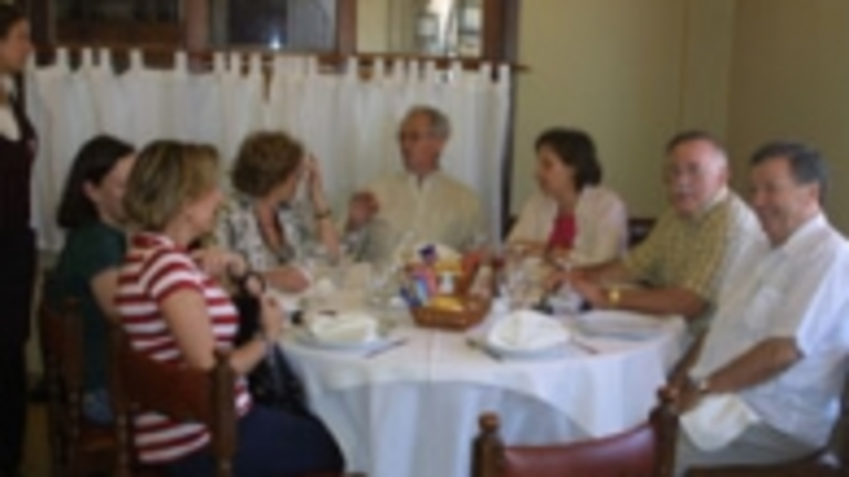 La consejera presidi&oacute; la mesa.