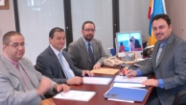 Moisés Plasencia, con el equipo de GIESCAN.