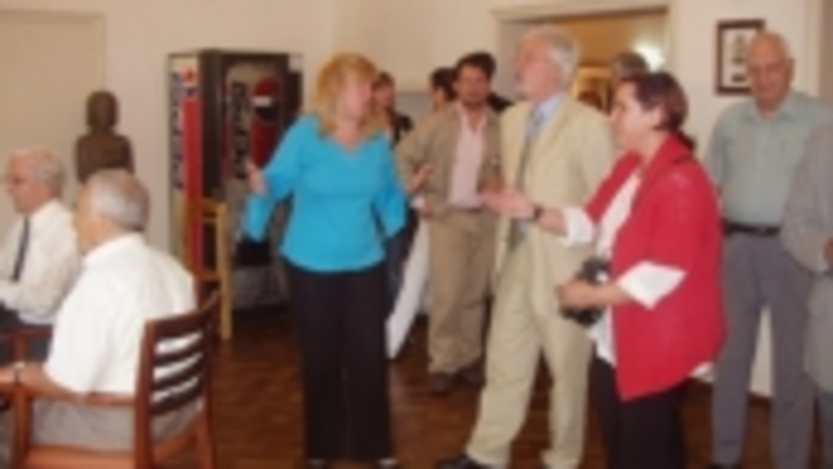 La delegaci&oacute;n de la Xunta recorre las instalaciones del Hospital Espa&ntilde;ol.