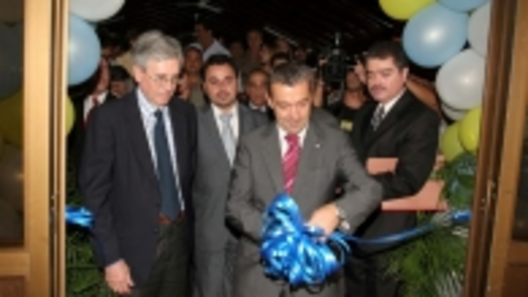 En la inauguración de una exposición de artesania canaria.