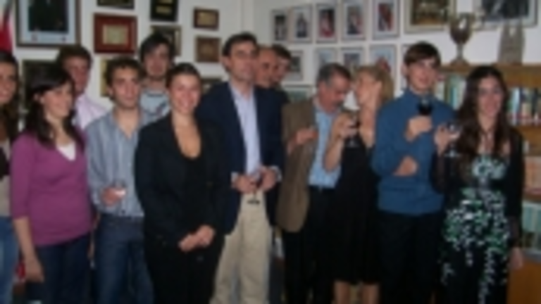 Fernández Maillo, junto a jóvenes castellanos y leoneses en Mar de Plata.