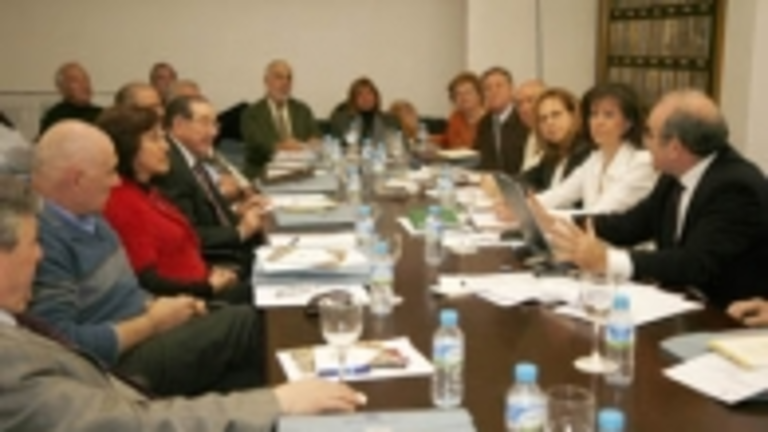 Los representantes de las Casas de Palencia durante su reunión con la Diputación.