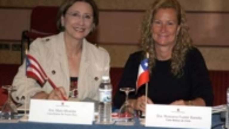 Mary Miranda, de Puerto Rico, junto a Rossana Fuster, de Chile &ndash;a la derecha&ndash;.
