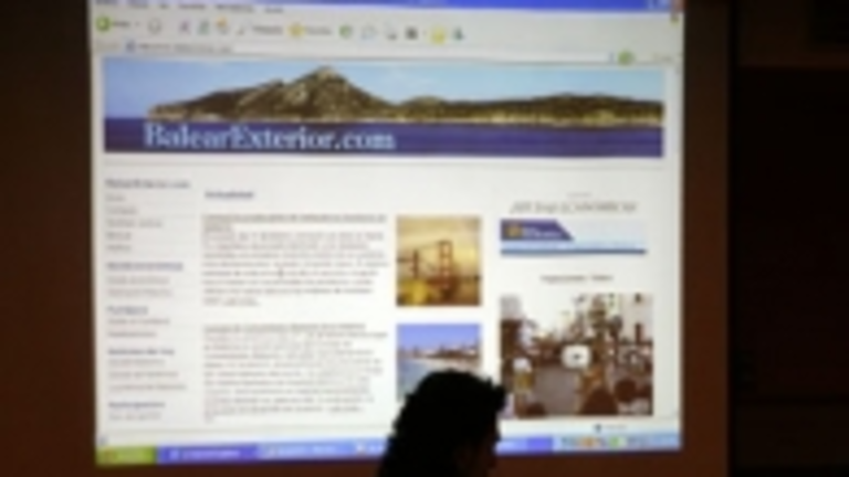 Bartomeu Armengual, creador de la p&aacute;gina, la present&oacute; en el Pleno.