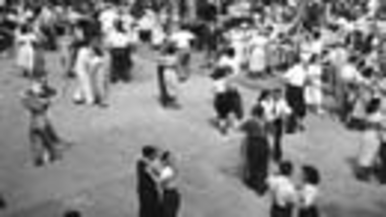   Imagen hist&oacute;rica de un baile en el Recreo Social de Mos.