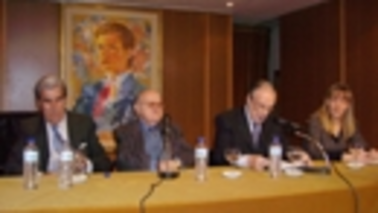  Fernando Su&aacute;rez, Cosme Sordo Obeso, Sabino Fern&aacute;ndez Campo y Pilar Riesco, secretaria general.